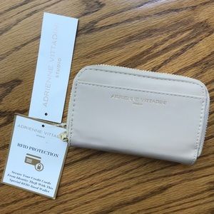 ⭐️FINAL MARKDOWN⭐️ NWT Adrienne Vittadini Wallet